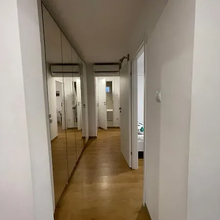 Apartment Zeus Apartament Close To Presidencial Palace